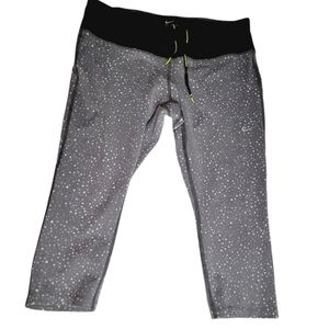 Nike Grey & Black Dri-Fit Printed Capri Drawstring Legging Pants Size L